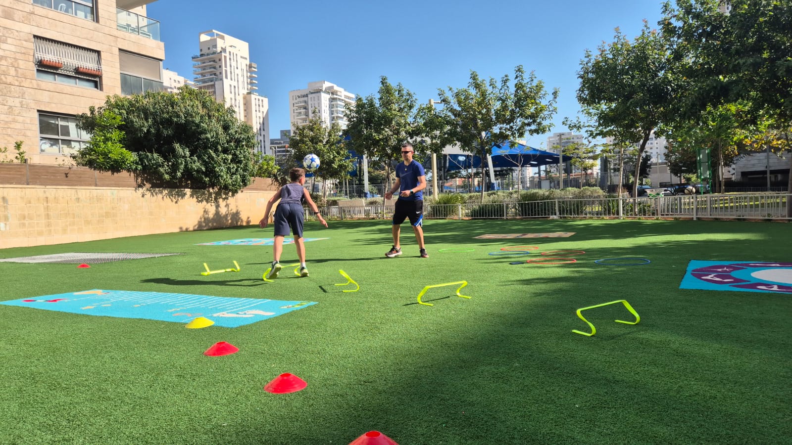 אימון מכשולים וזריזות במגרש